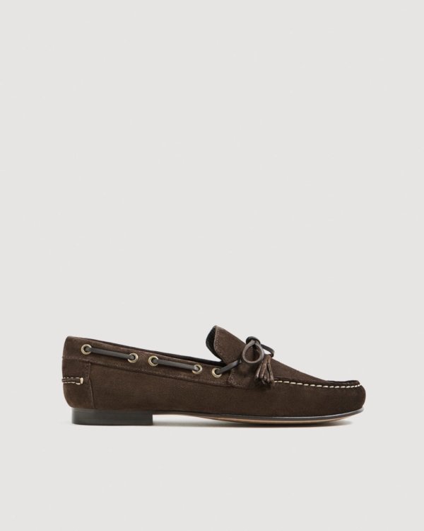 Leather boat shoes