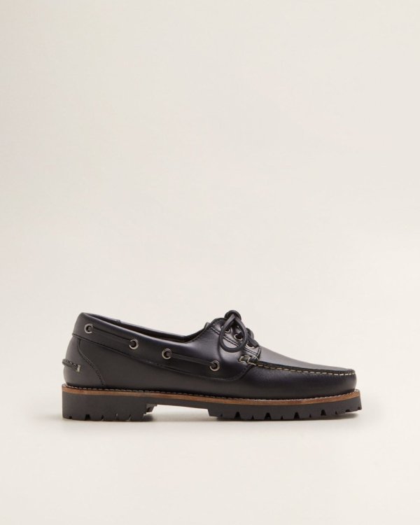 Leather boat shoes