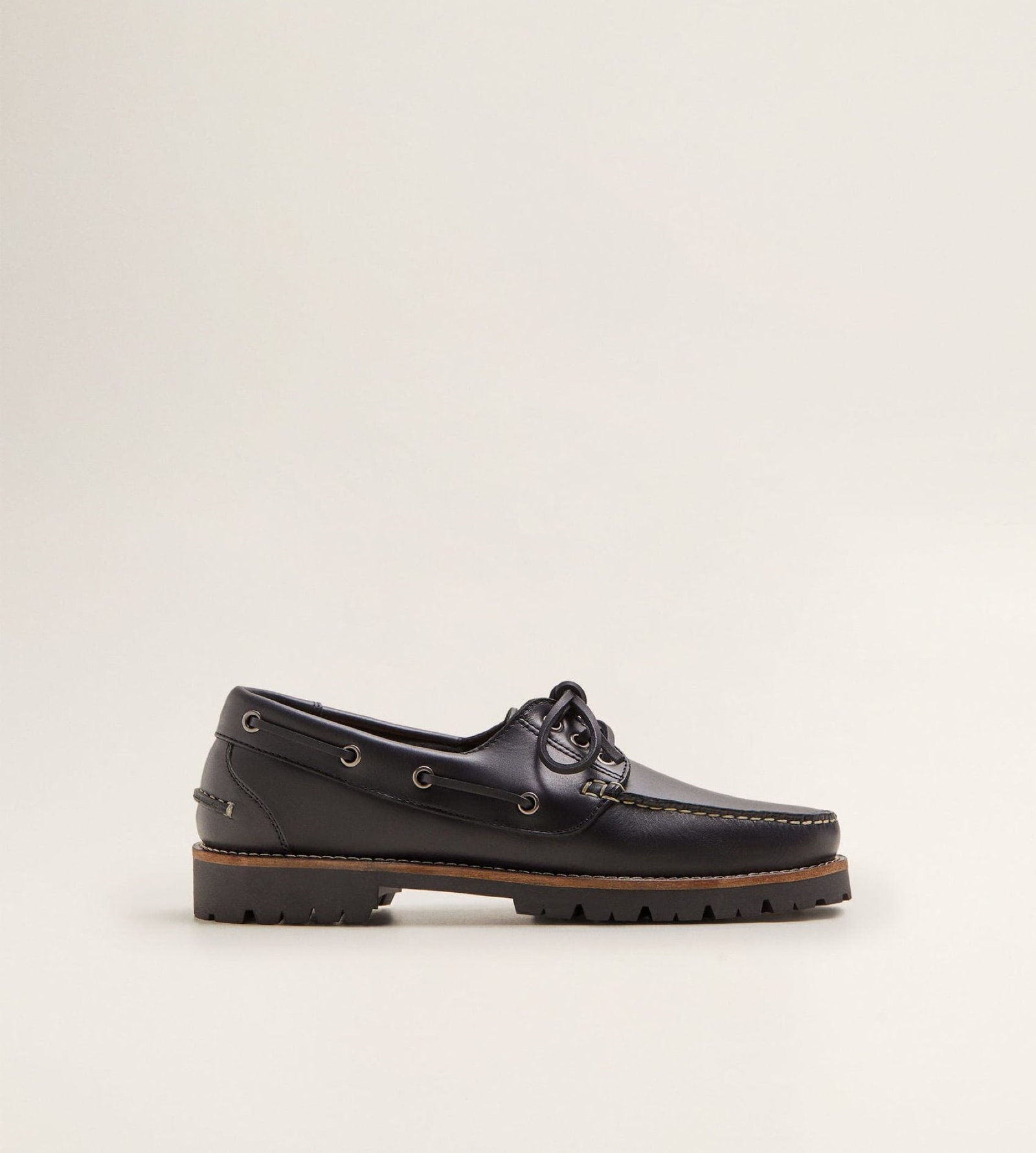 Leather boat shoes
